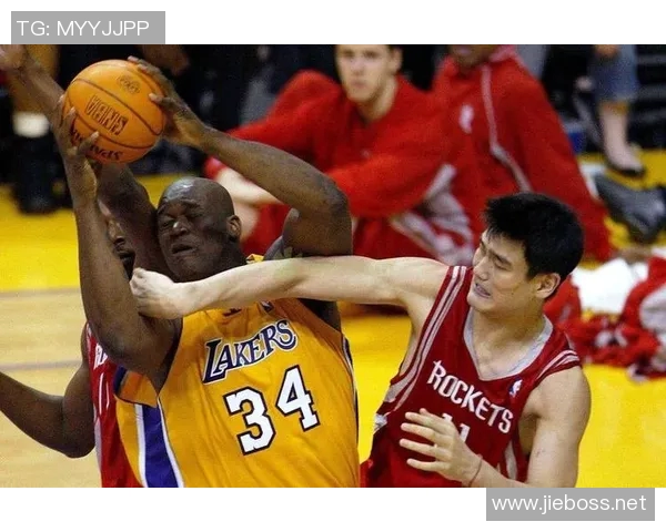 姚明的篮球投篮技巧与训练心得分享，如何提升投篮准确性与稳定性