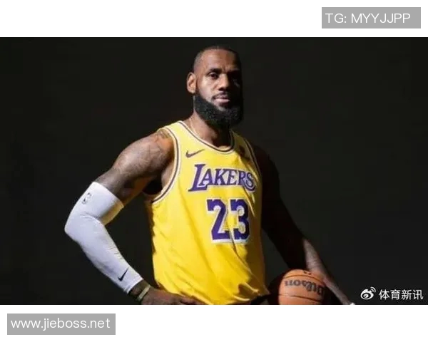 足球明星偶像詹姆斯的传奇故事与成就解析 足球明星偶像詹姆斯的传奇故事与成就解析