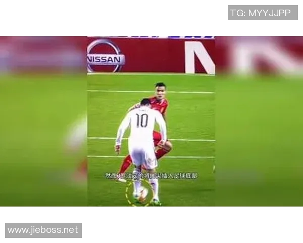 足球明星赛大罗领衔对决传奇球星展现巅峰技艺与激情碰撞 足球明星赛大罗领衔对决传奇球星展现巅峰技艺与激情碰撞