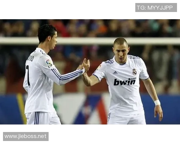 足球界兄弟情深盘点那些成就辉煌的足球明星兄弟组合