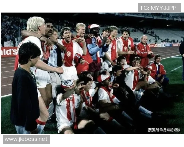 全球足球巨星的辉煌成就与荣誉回顾之旅