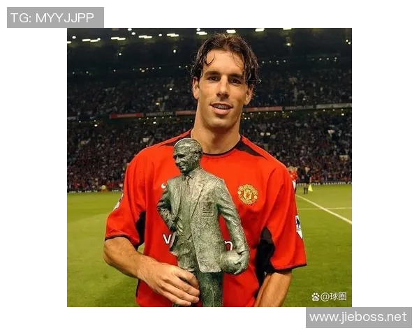 足球明星三大天王的传奇故事与影响力解析